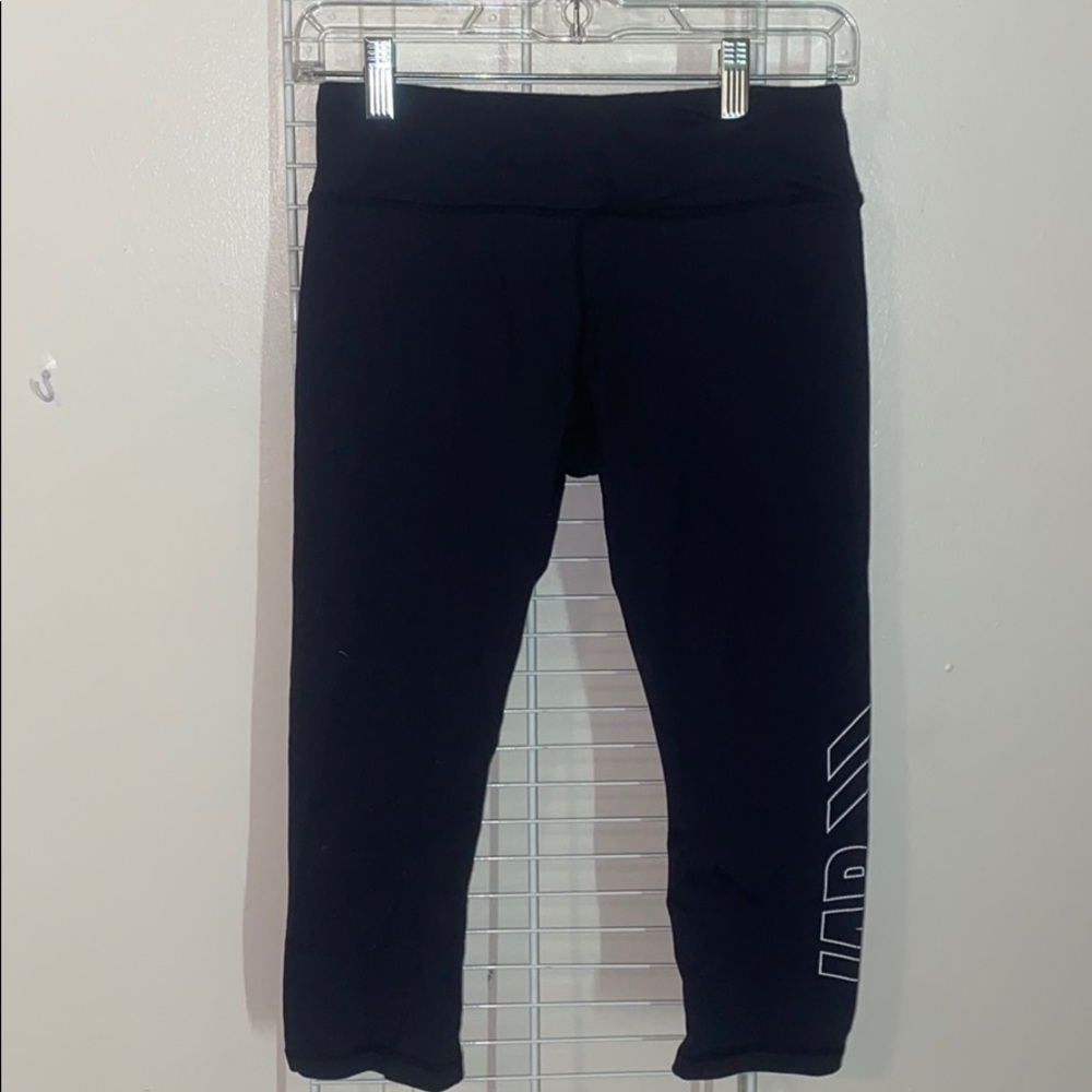 iab mfg black capris